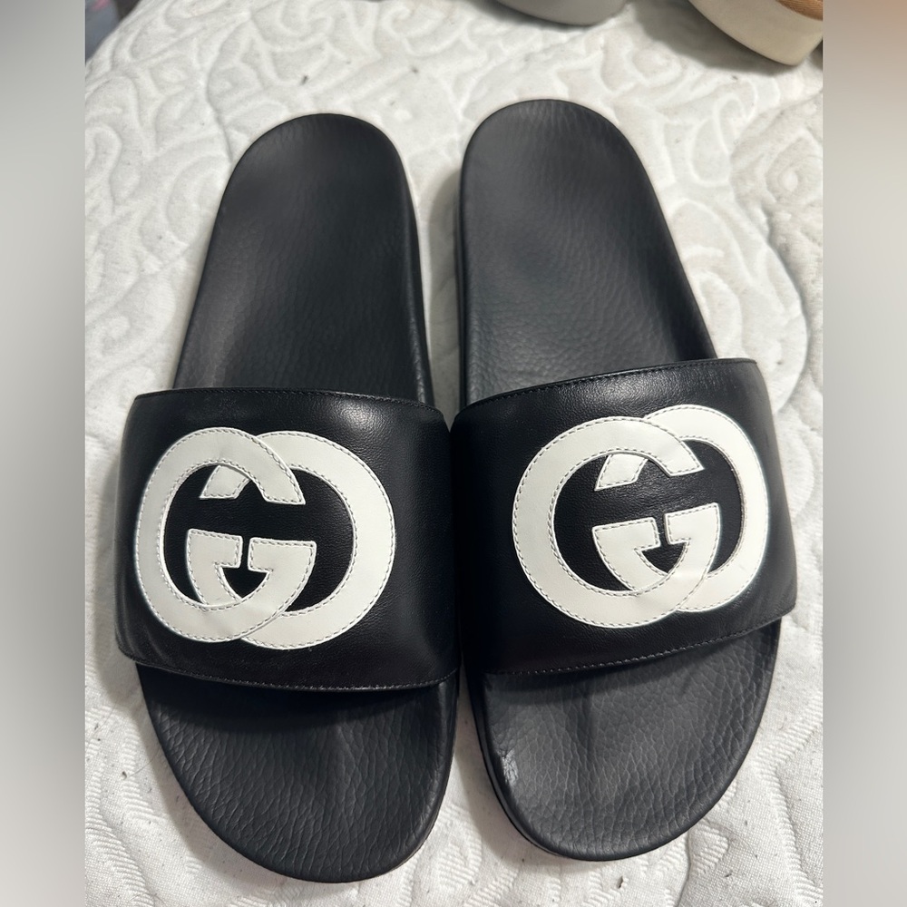 Gucci Black Textured Design